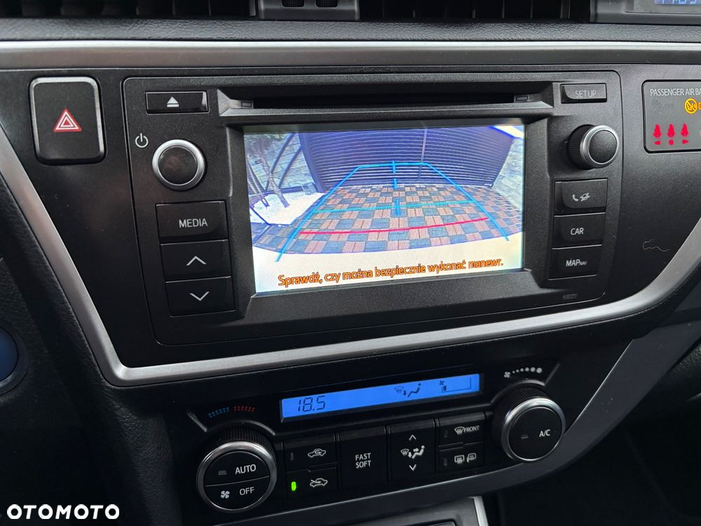 Toyota Auris 1.8 HSD Luna - 16