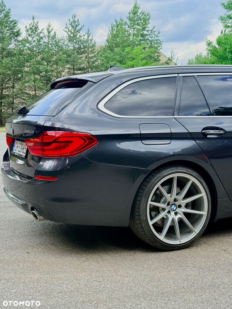 BMW Seria 5 520d xDrive Luxury Line sport - 11