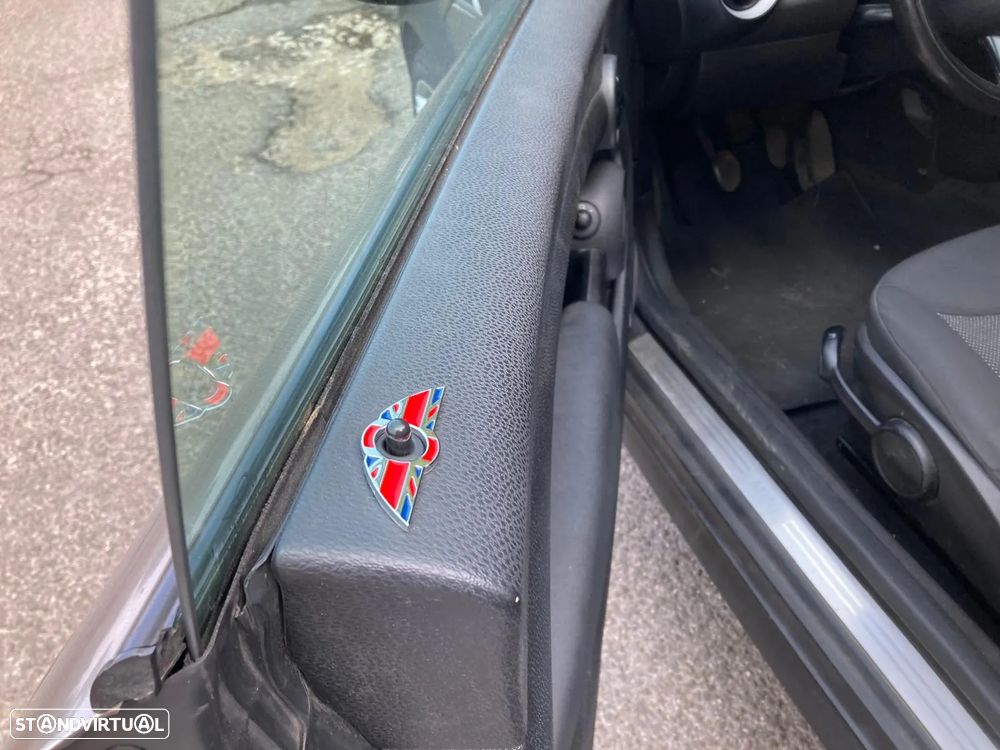 MINI 3 Portas One D - 9