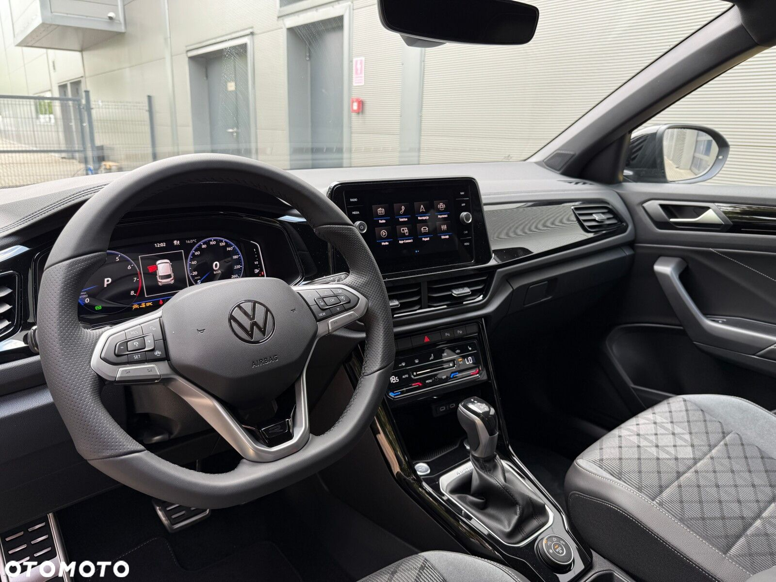 Volkswagen T-Roc - 10