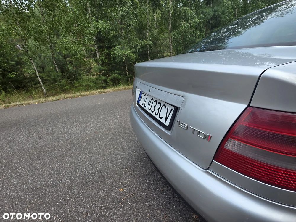 Audi A4 Limousine - 10
