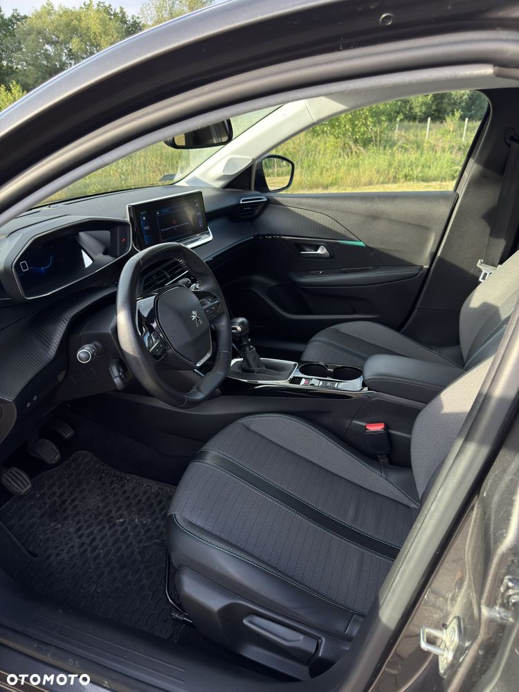 Peugeot 208 - 6