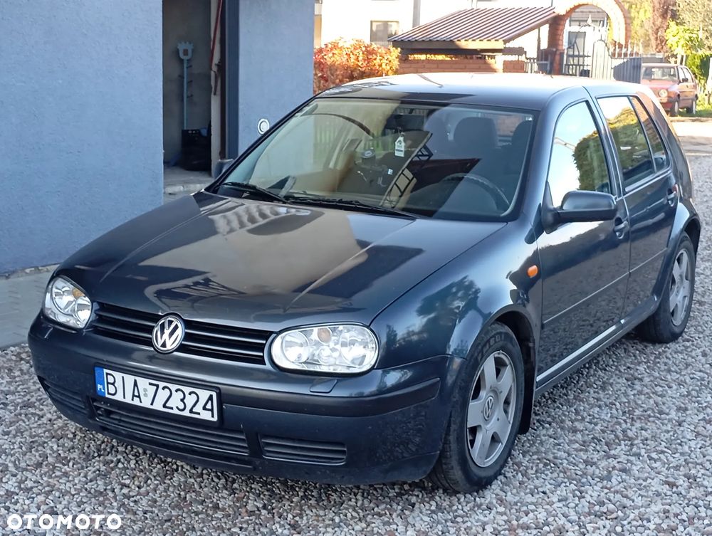 Volkswagen Golf - 2