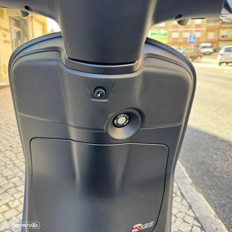 Vespa Primavera 125 - 18