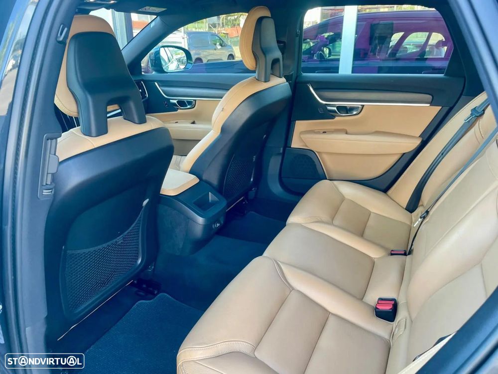 Volvo V90 Cross Country 2.0 D4 AWD - 11