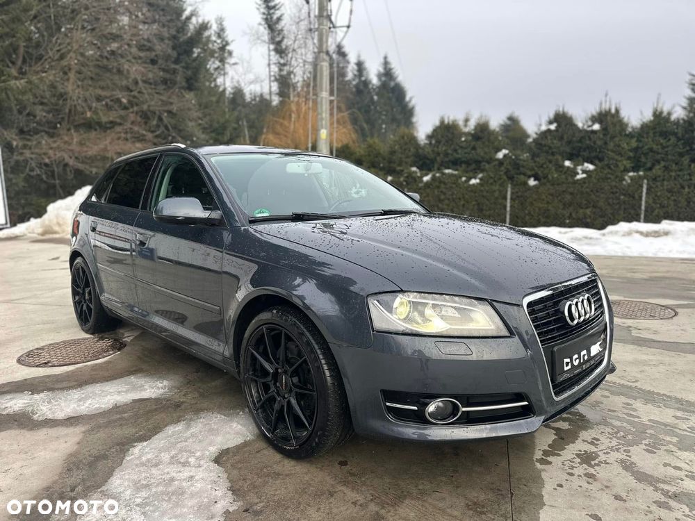 Audi A3 Sportback 2.0 TDI DPF Ambiente - 2
