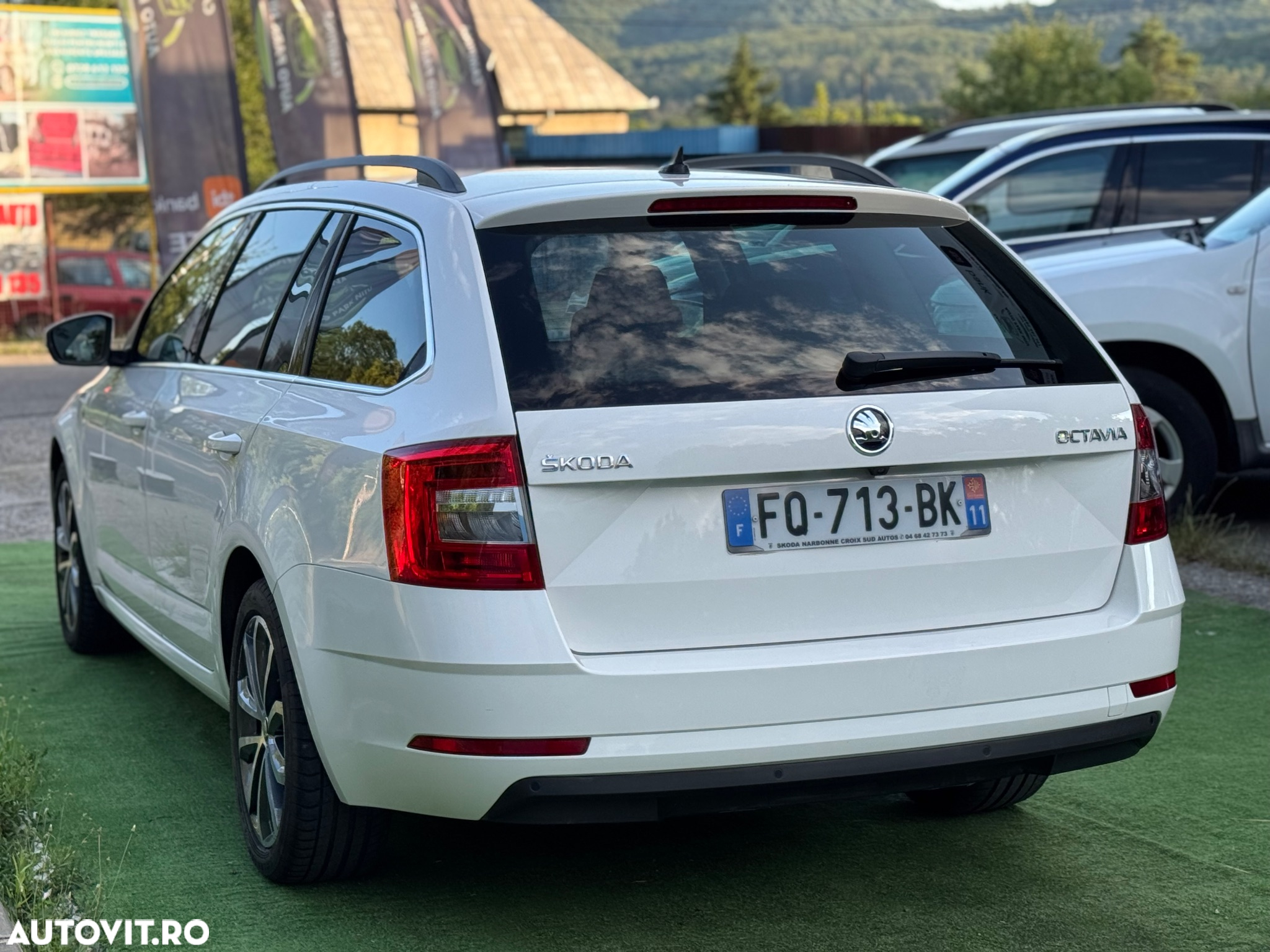Skoda Octavia Combi Diesel 1.6 TDI DSG Ambition - 5