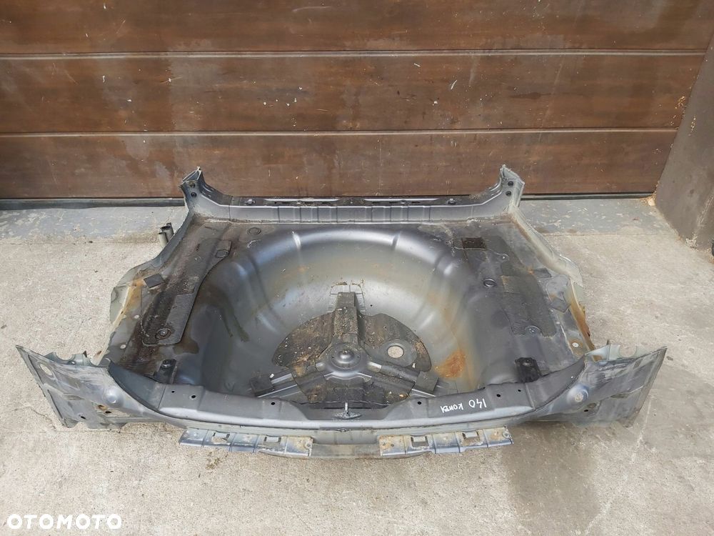 HYUNDAI i40 Kombi pas tylny wanna podłoga - 4