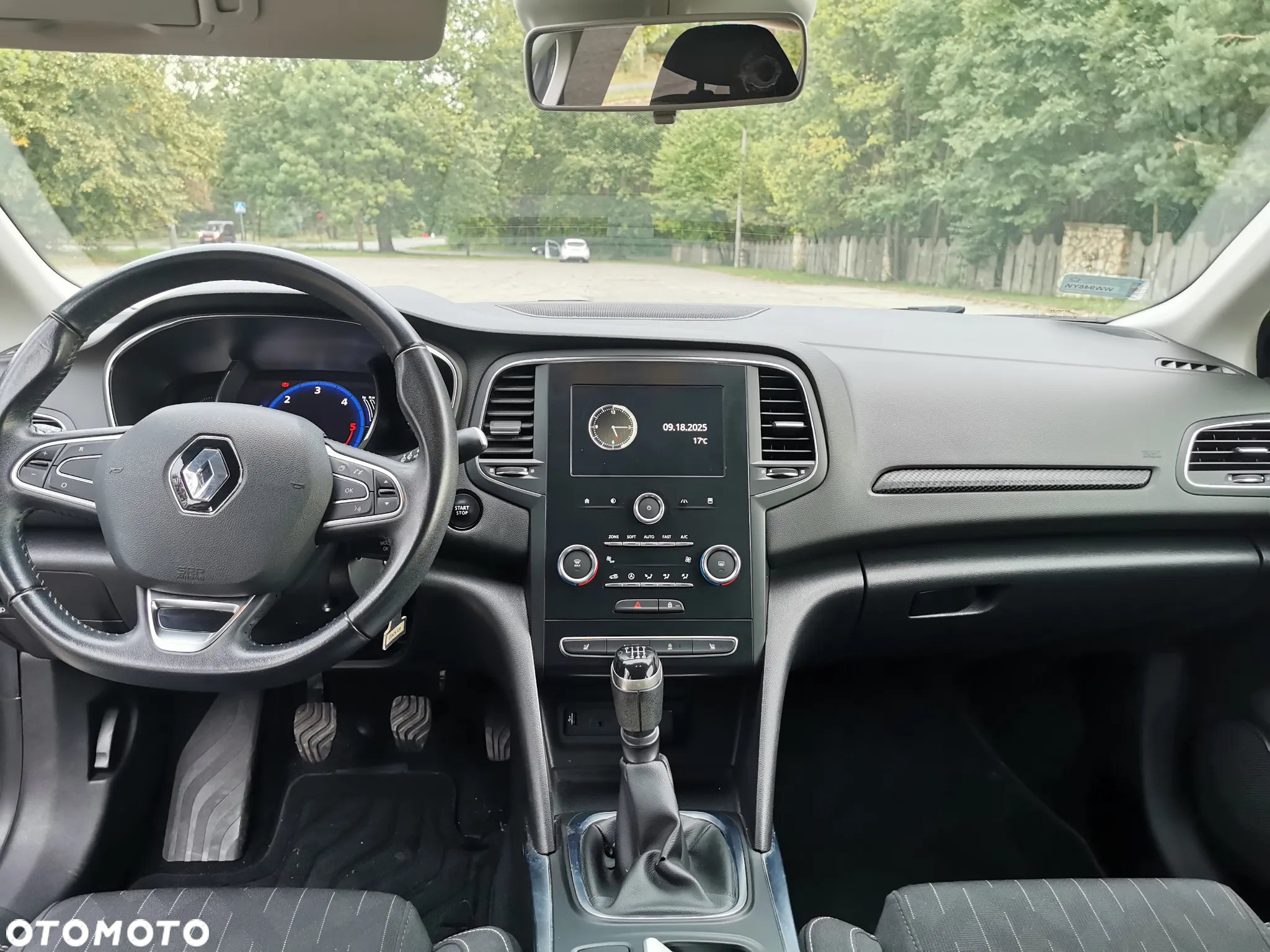 Renault Megane 1.5 Blue dCi Limited - 14