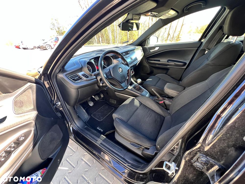 Alfa Romeo Giulietta 1.6 JTDM Veloce - 4