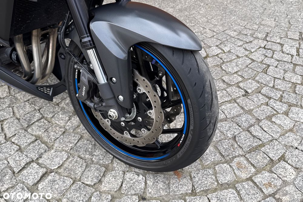 Suzuki GSX - 4