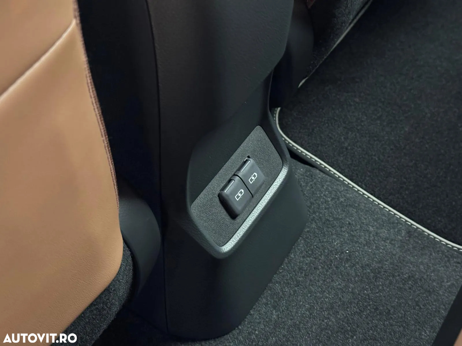 Lexus LBX 1.5 HEV 4x2 CVT Relax - 34