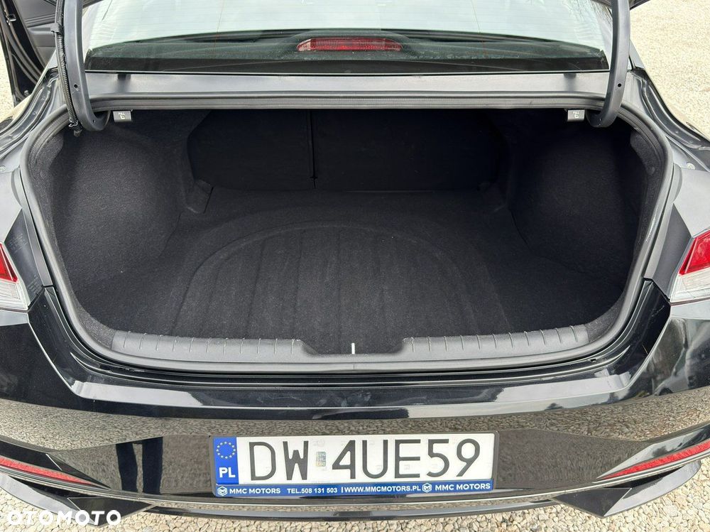 Hyundai Elantra - 18