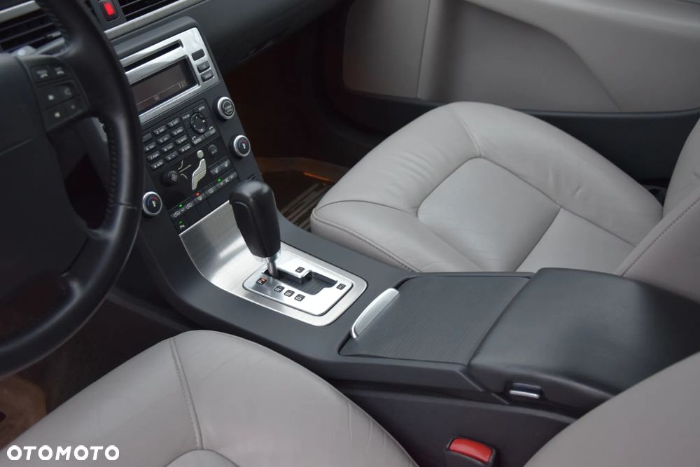 Volvo V70 2.5T Summum - 24