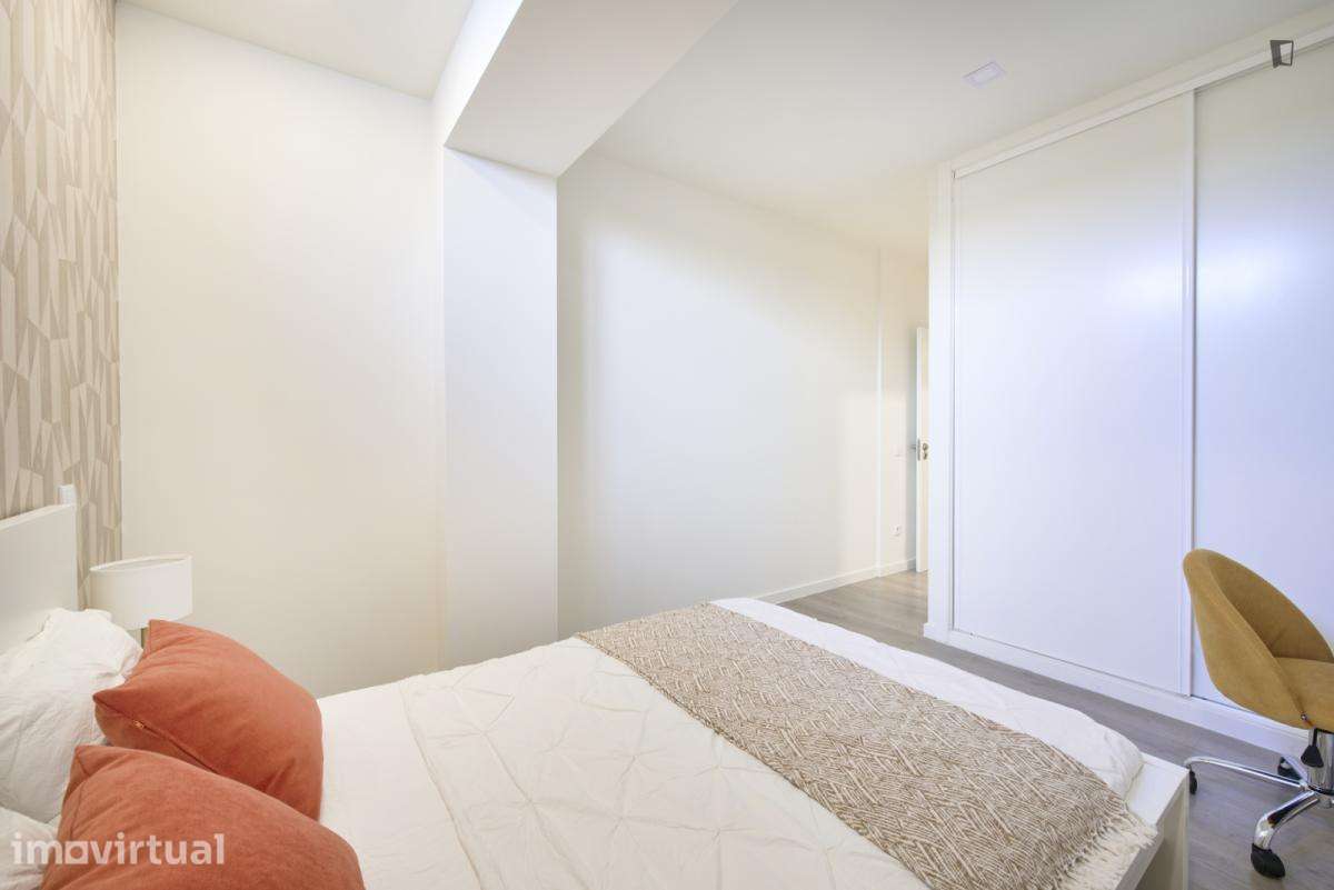 Quarto - localizado em Roma-Areeiro Lisbon - Grande imagem: 2/36