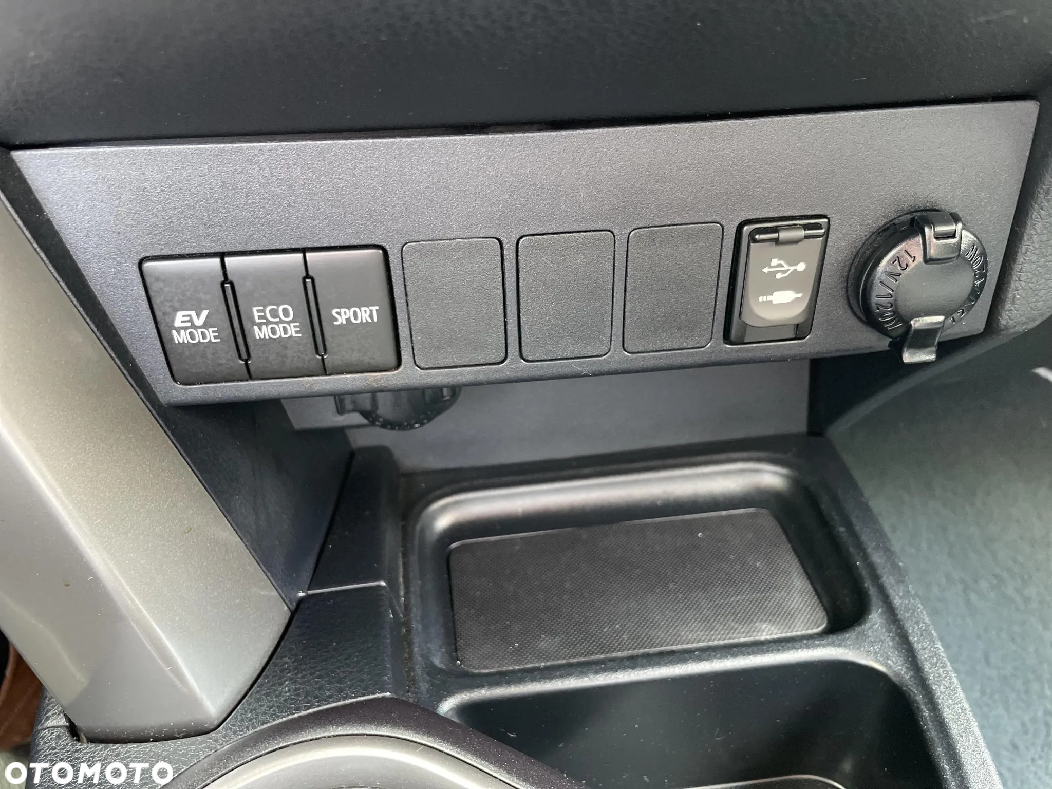 Toyota RAV4 Hybrid Style 4x2 - 23