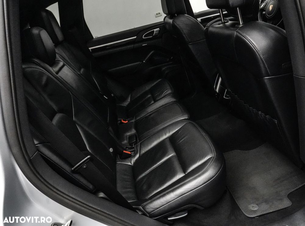 Porsche Cayenne 3.0 L V6 - 17