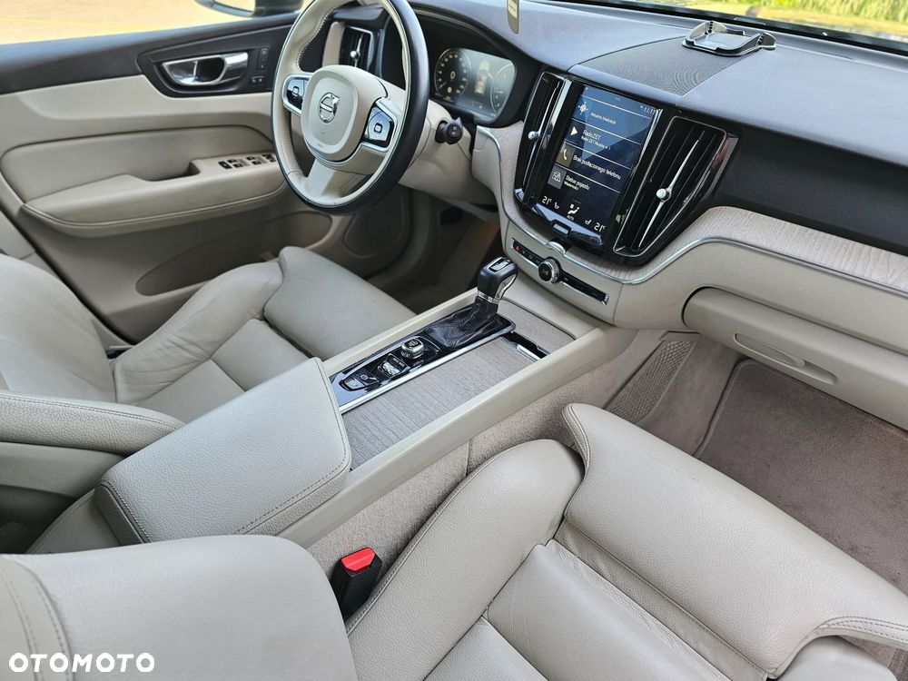 Volvo XC 60 D4 AWD Momentum - 14