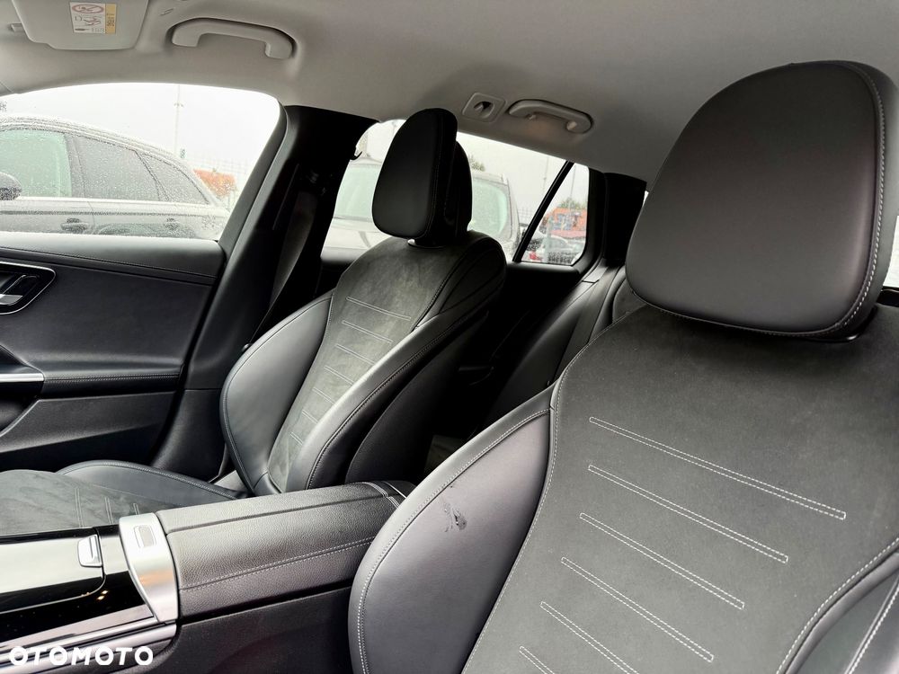 Mercedes-Benz Klasa C 220 d 4Matic 9G-TRONIC - 24