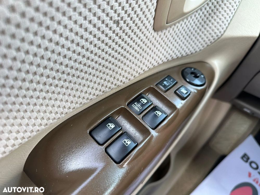 Hyundai Tucson 2.0 DOHC GL MT 2WD COMFORT - 7