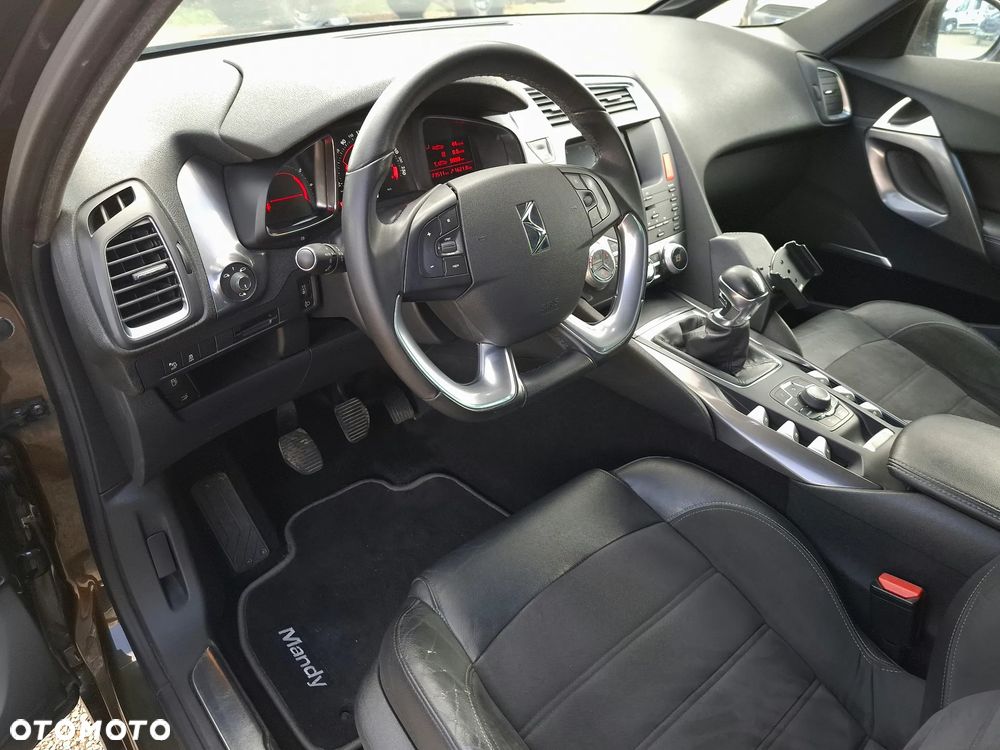 Citroën DS5 HDi 165 SoChic - 12