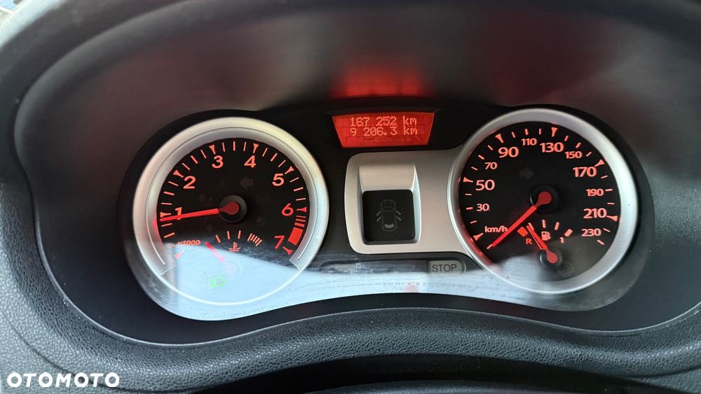 Renault Clio - 23