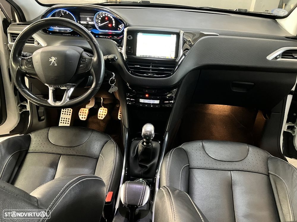 Peugeot 2008 1.6 e-HDi Allure - 44