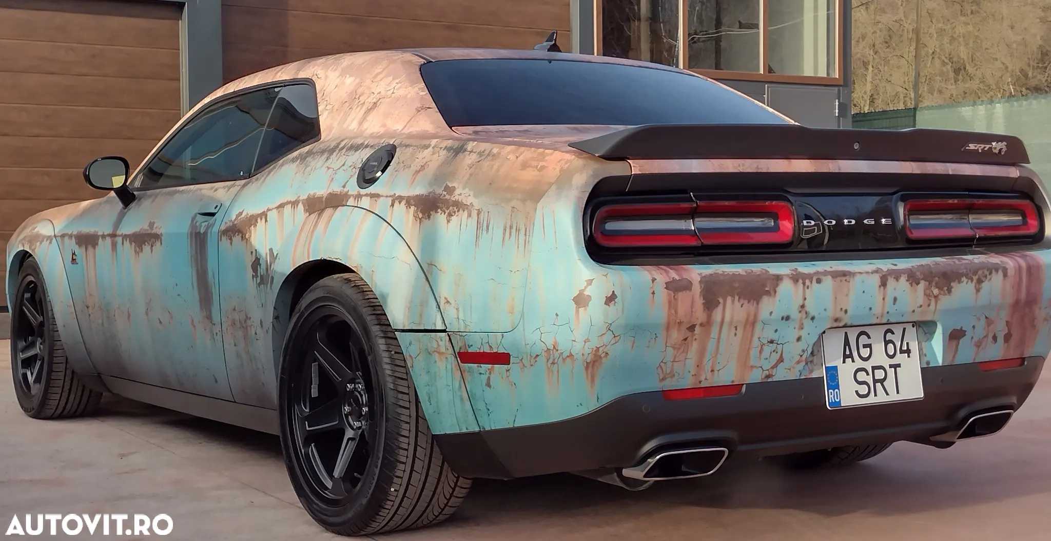 Dodge Challenger - 2