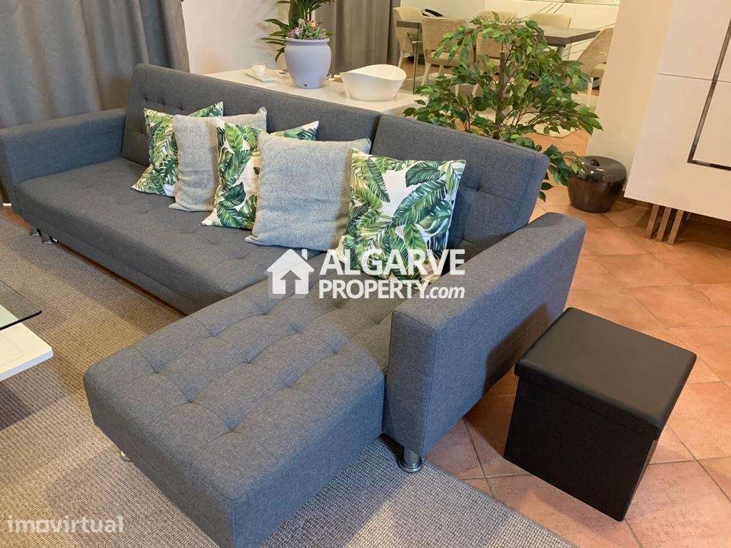 Moradia V4 localizada perto do golfe numa zona calma e residencial jun - Grande imagem: 2/24