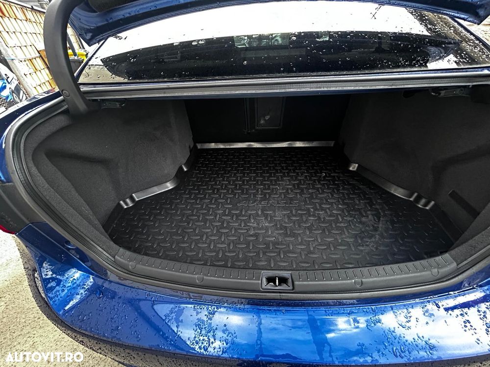 Toyota Avensis - 24