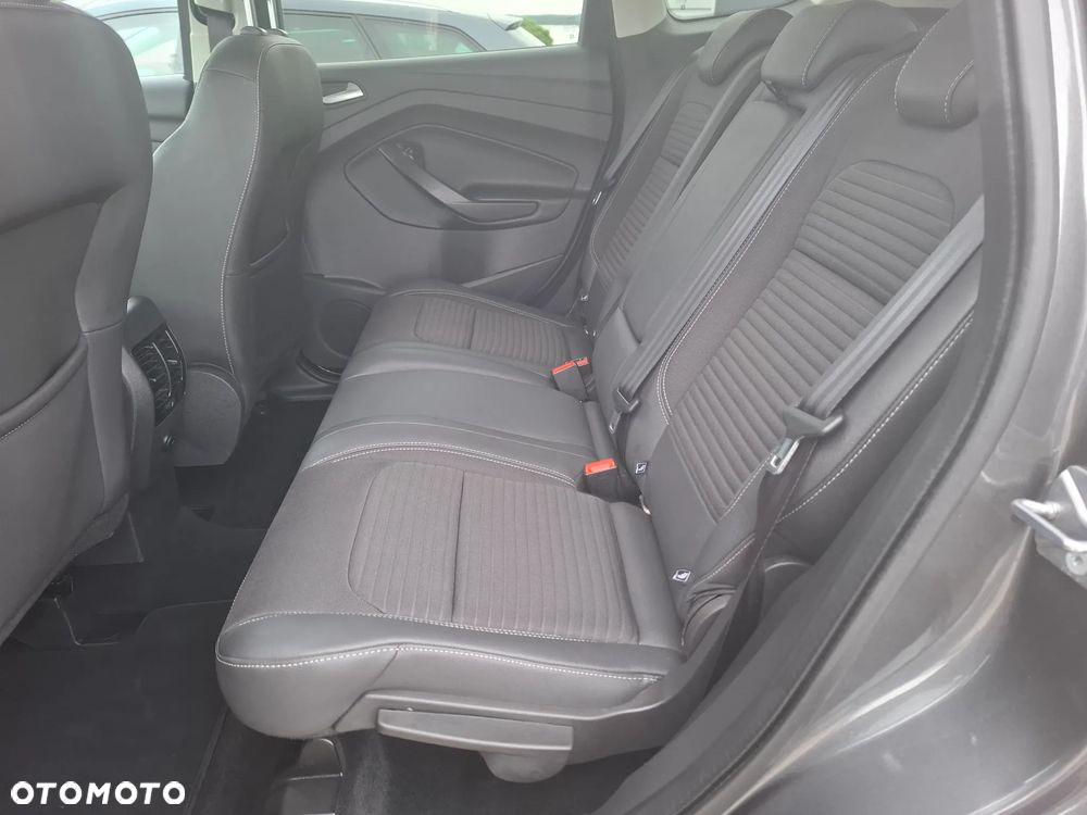 Ford Kuga 1.5 EcoBoost 2x4 Titanium - 28