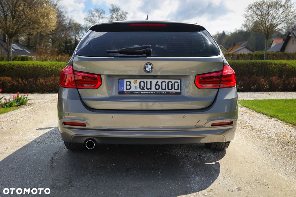 BMW Seria 3 318d Edition Luxury Line Purity - 12