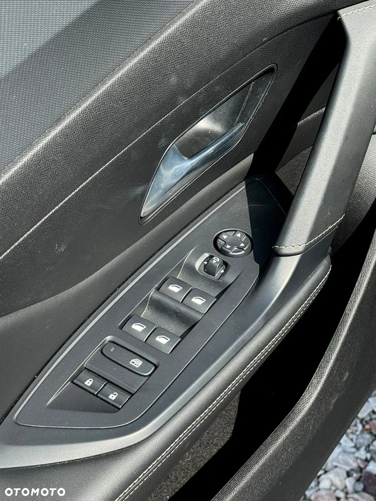 Peugeot 308 1.2 PureTech GT S&S EAT8 - 19