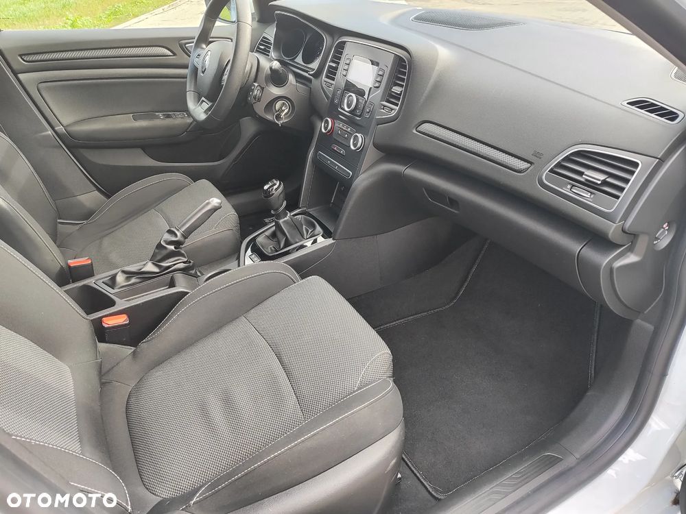 Renault Megane Grandtour TCe 115 GPF LIFE - 11