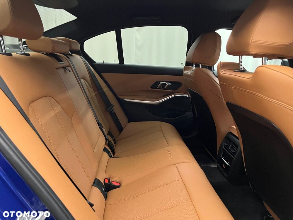BMW Seria 3 320d xDrive mHEV M Sport sport - 33