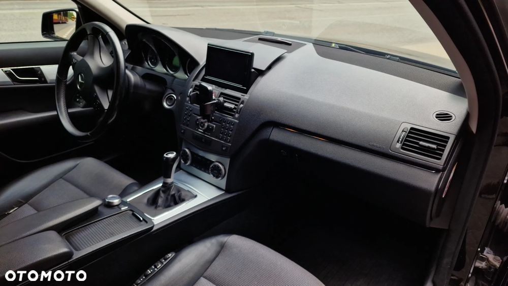 Mercedes-Benz Klasa C 220 CDI DPF BlueEFFICIENCY - 8