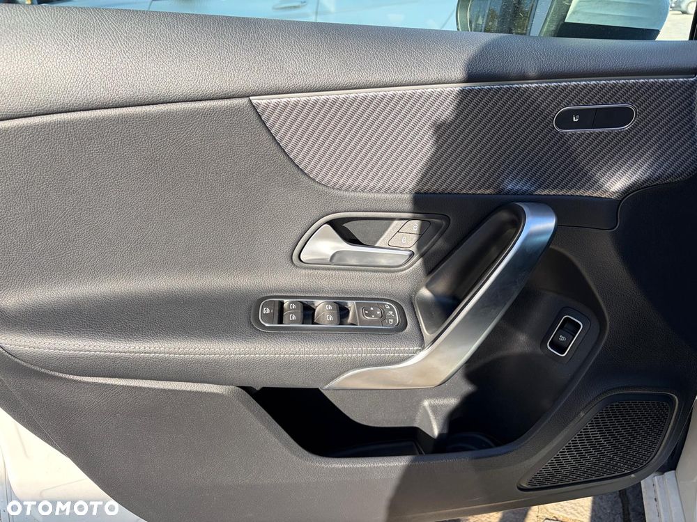 Mercedes-Benz Klasa A 220 4-Matic Progressive 8G-DCT - 7