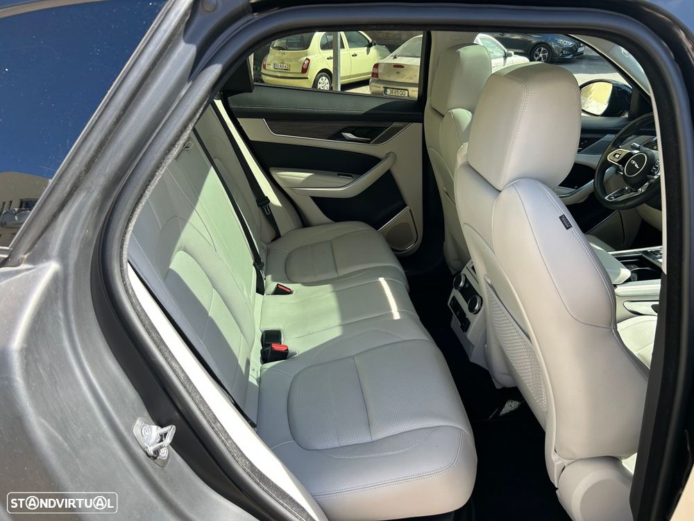 Jaguar F-Pace 2.0 P400e AWD R-Dynamic Black - 27