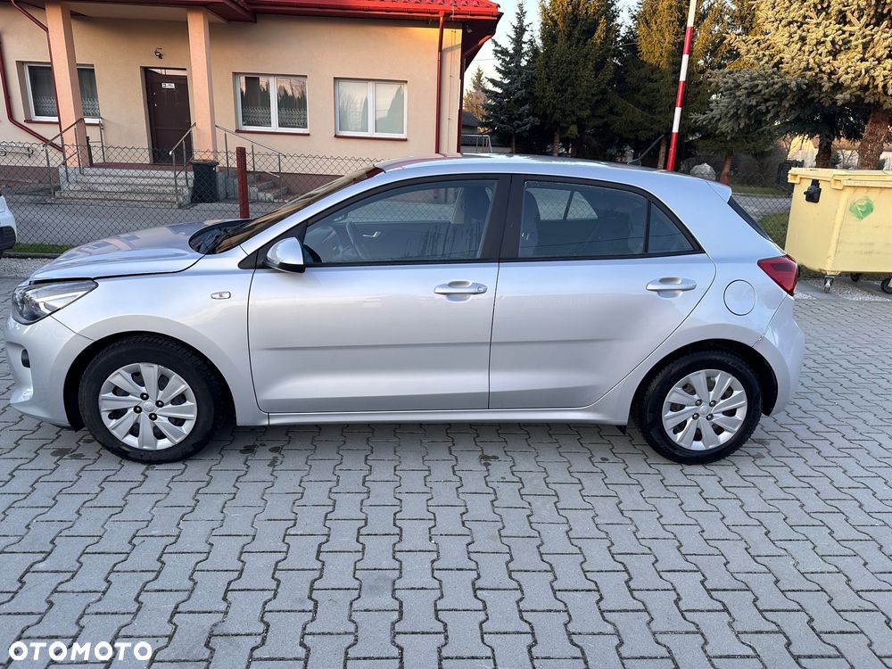 Kia Rio - 7