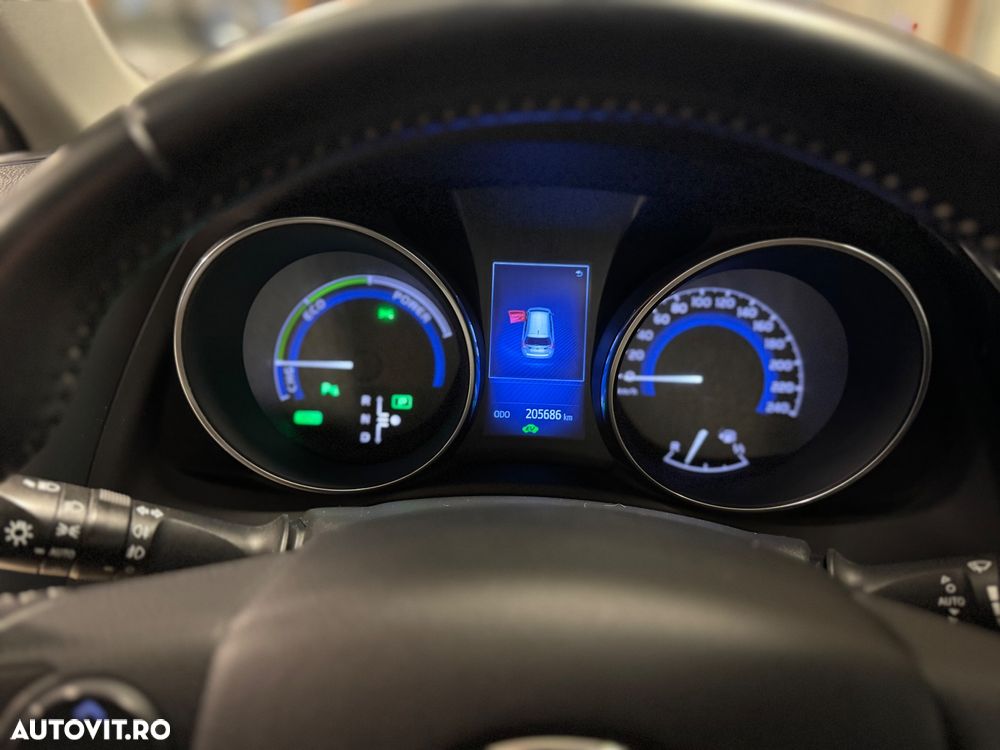 Toyota Auris 1.8 L VVT-i Sol + - 21