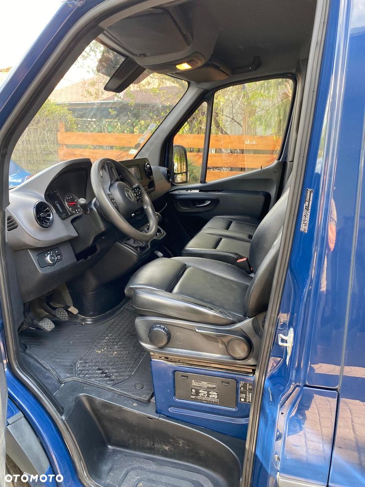 Mercedes-Benz Sprinter - 9