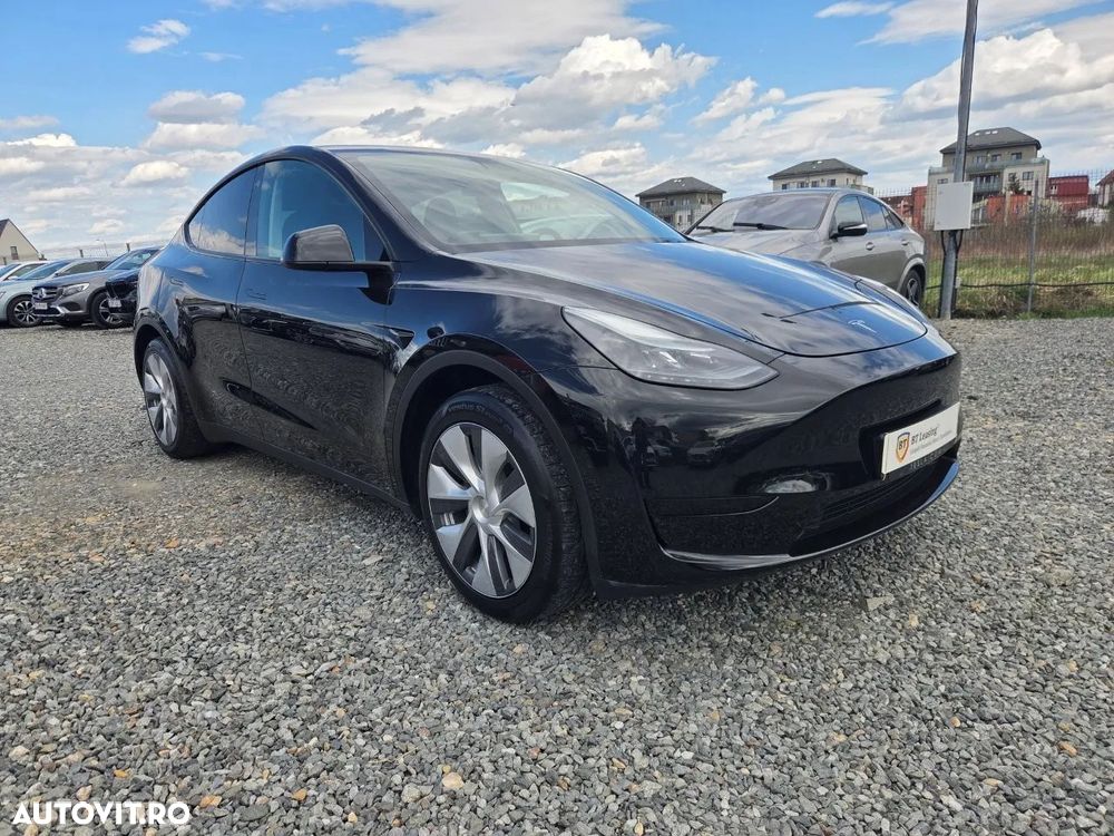 Tesla Model Y RWD - 2