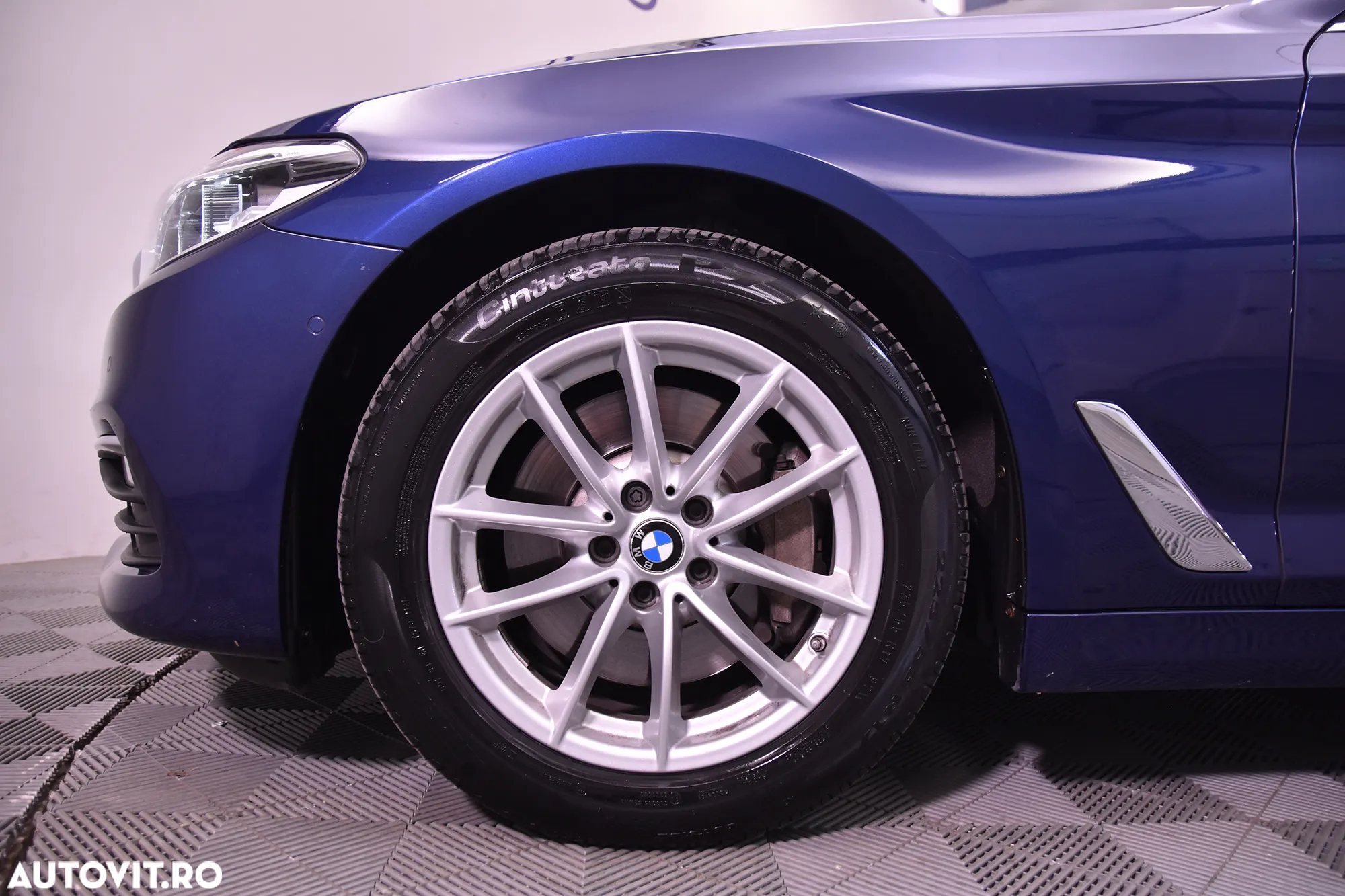 BMW Seria 5 530d xDrive AT - 13