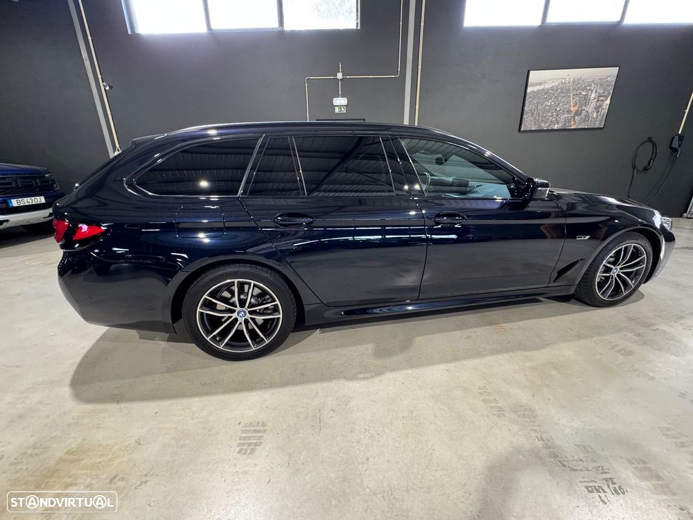 BMW 530 e Pack Desportivo M - 12