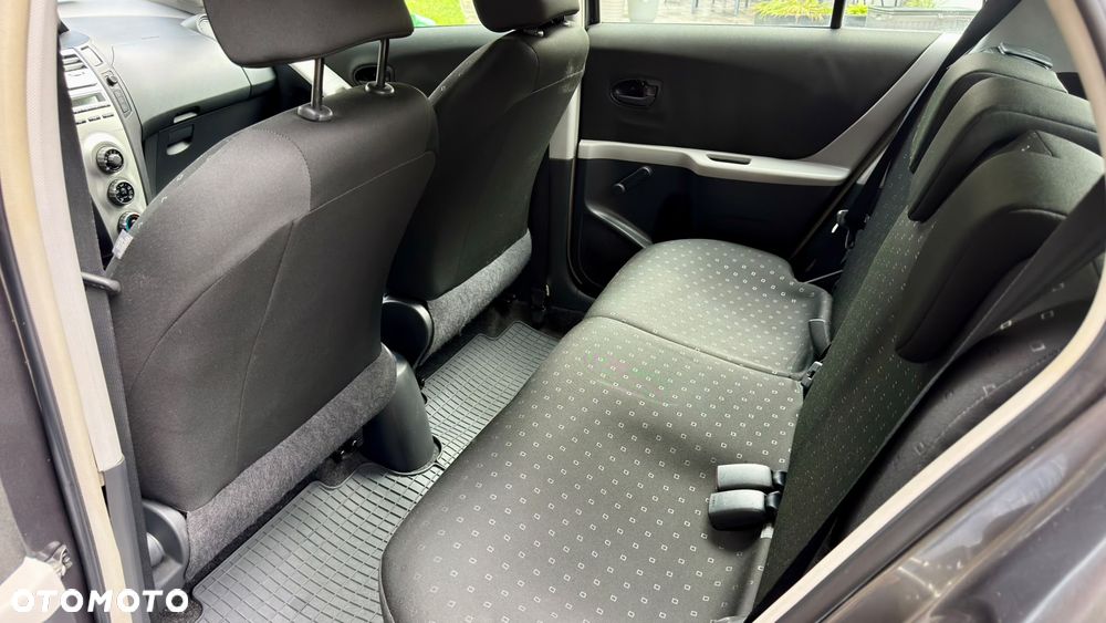 Toyota Yaris - 31