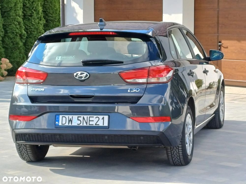 Hyundai i30 1.5 DPI Classic + - 28