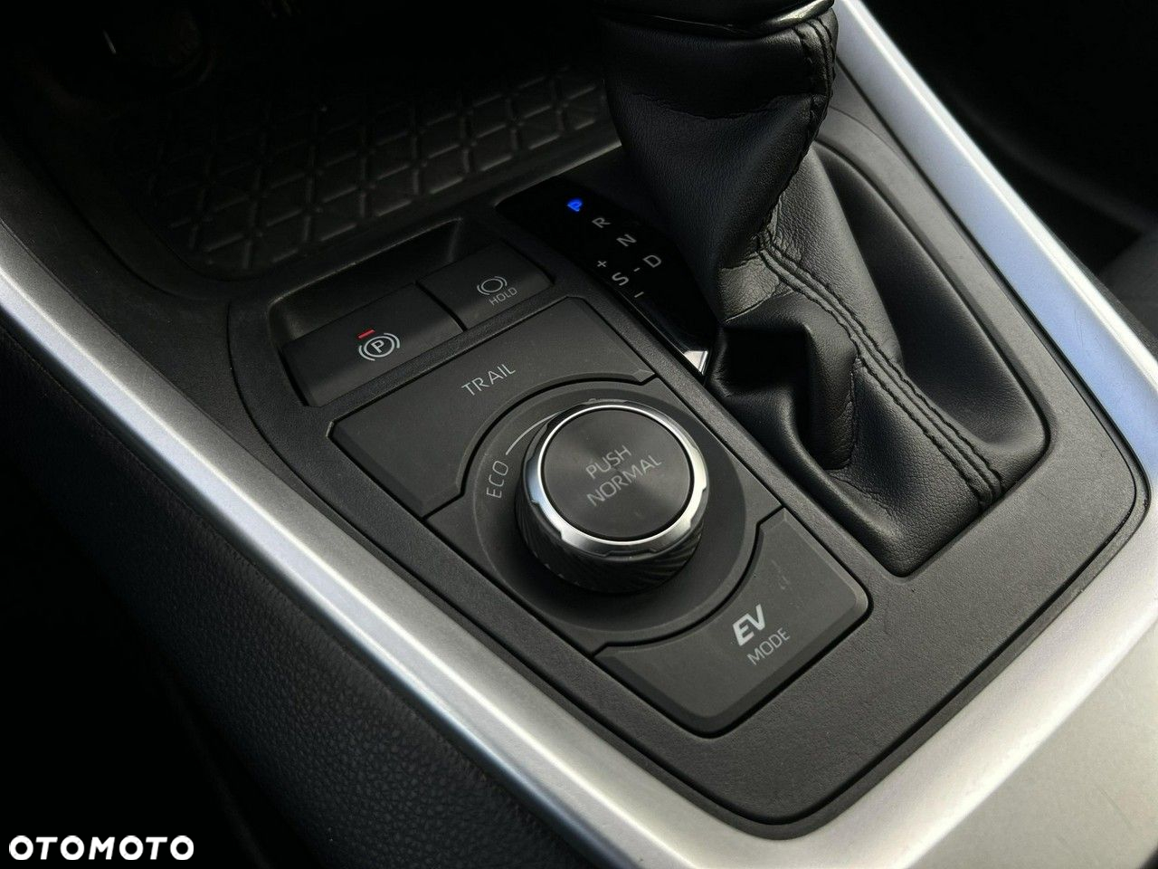 Toyota RAV4 - 24