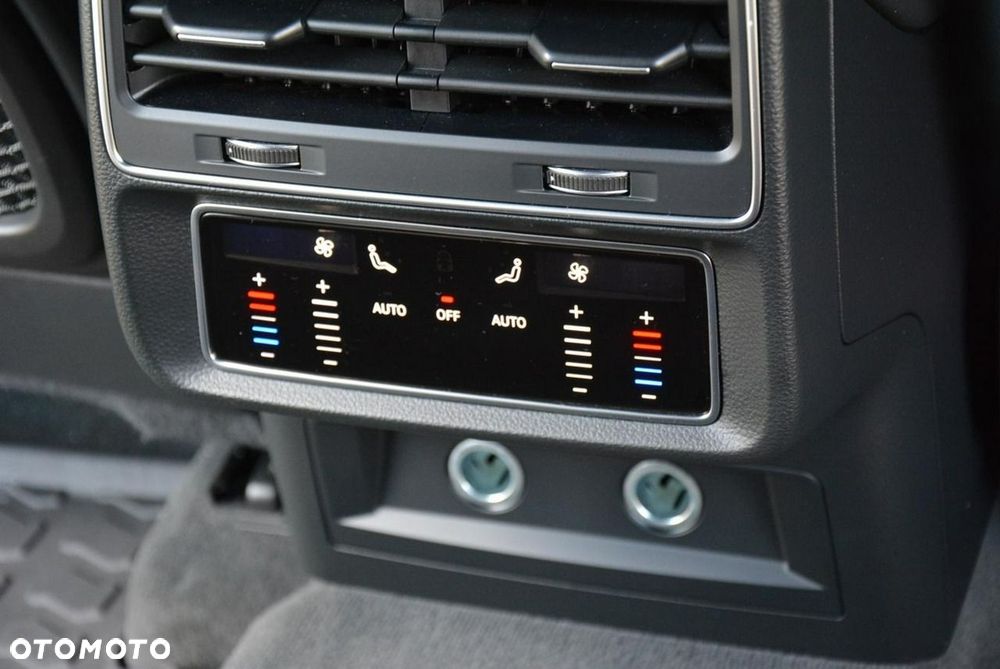 Audi SQ8 TFSI quattro tiptronic competition plus - 32