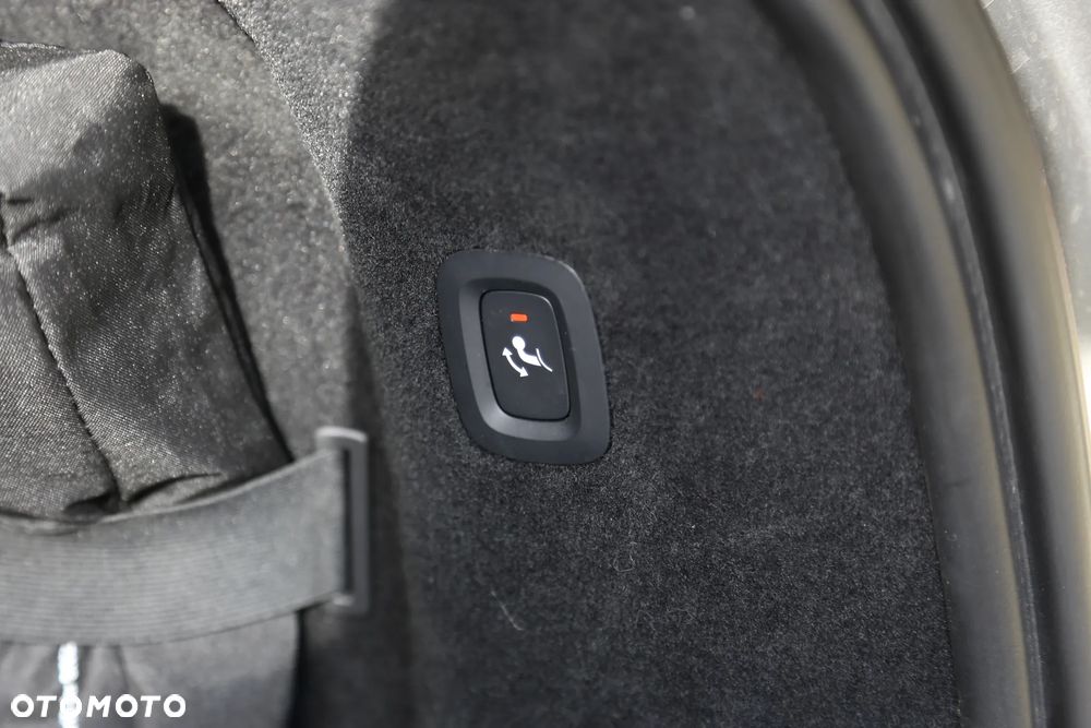 Volvo V90 Cross Country B4 D AWD Plus - 30