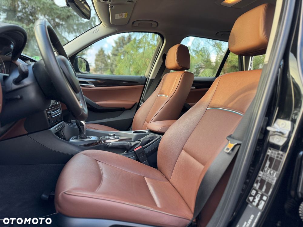 BMW X1 xDrive18d xLine - 17